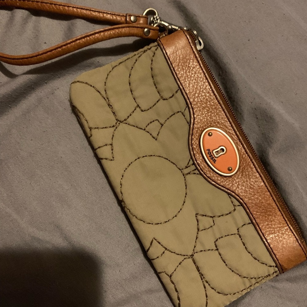 Fossil wristlet